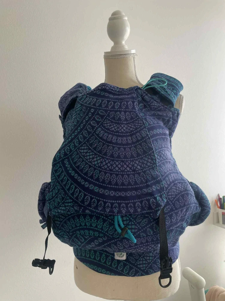 Nositko Aloe TWO Slim z šátku Lenny Lamb PEACOCK’S TAIL FANTASY